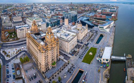 Foto de Vista aérea del paseo marítimo de Liverpool lista para el concurso de canciones Europvision 2023, Inglaterra, Reino Unido - Imagen libre de derechos