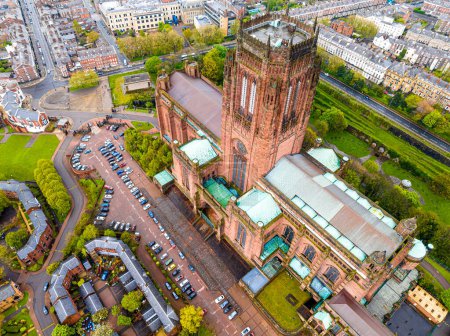 Foto de Vista aérea de la Catedral de Liverpool, la sede del Obispo de Liverpool y la catedral más grande de Gran Bretaña, Reino Unido - Imagen libre de derechos