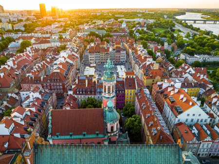 Téléchargez les photos : Vue aérienne de la vieille ville de Varsovie, site de l'UNESCO reconstruit après la Seconde Guerre mondiale - en image libre de droit