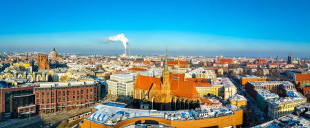 Téléchargez les photos : Vue aérienne de Wroclaw en hiver, Pologne, UE - en image libre de droit