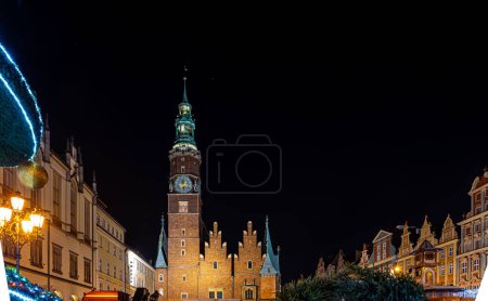 Foto de Vista de la plaza del mercado de Wroclaw después de la puesta del sol, Polonia, UE - Imagen libre de derechos