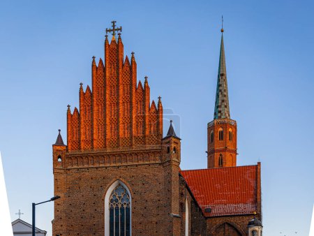 Téléchargez les photos : Vue de l'église de Wroclaw et du monastère de St Adalbert, Pologne, UE - en image libre de droit