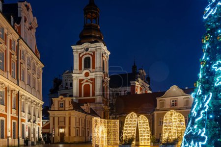 Téléchargez les photos : Vue de Noël de Poznan, une ville sur la rivière Warta dans l'ouest de la Pologne, UE - en image libre de droit
