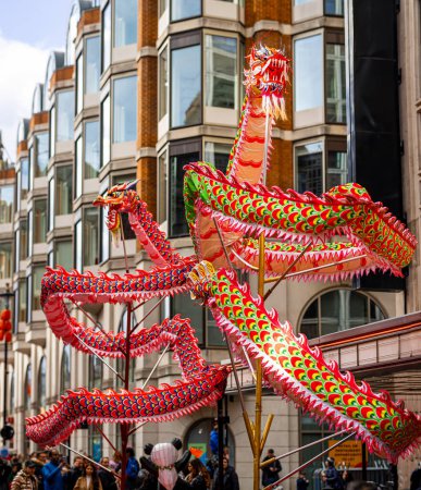 Foto de Danza del dragón durante las celebraciones del año lunar chino en Londres, Inglaterra - Imagen libre de derechos