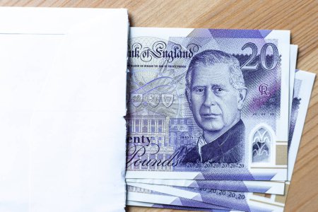 Banknoten mit einem Porträt von König Karl III., erstmals im Juni 2024 von der Bank of England, Großbritannien, ausgegeben
