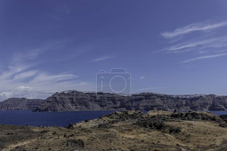 Santorin, Griechenland, 4. Mai 2024. Blick auf Oia von der Vulkaninsel Nea Kameni