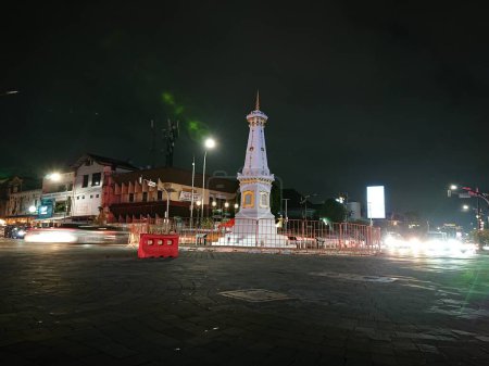 Téléchargez les photos : Éditorial photo, vitesse lente, tugu yogyakarta ou monument dans La Nuit, yogya, jogja, jogjakarta, indonesia - en image libre de droit