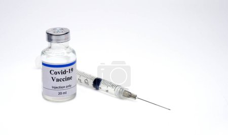 Téléchargez les photos : Vaccin et injection de seringues. Il est utilisé pour la prévention, la vaccination, COVID-19, nCoV 2019. Médecine concept infectieux. - en image libre de droit