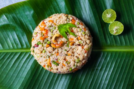 Téléchargez les photos : Fameux petit déjeuner sain sud-indien "Suji Upma". - en image libre de droit
