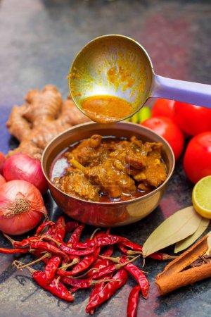 Deliciosa Mutton Curry cocina de estilo bengalí.