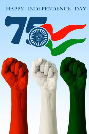 Drei Hände sind digital mit drei Farben bemalt, Safran, Weiß und Grün, um die indische Nationalflagge in der Trikolore darzustellen. Feier der Freiheit. Symbol der Brüderlichkeit.
