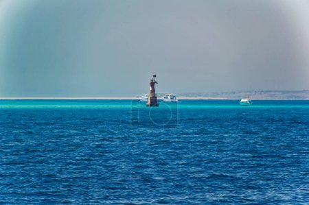 Téléchargez les photos : Hurghada, Égypte, 10 juin 2023 : Panneaux de signalisation maritime près de Hurghada, Égypte. - en image libre de droit