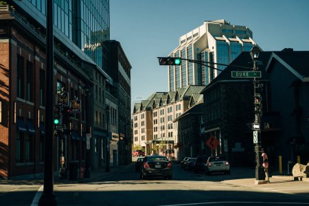 Téléchargez les photos : HALIFAX, N.-É., CANADA - MAI 2022 : Bâtiments historiques sur la rue Barrington entre la rue Prince et la rue Sackville au centre-ville d'Halifax, Nouvelle-Écosse, Canada. Photo de haute qualité - en image libre de droit