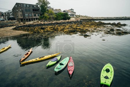 Téléchargez les photos : Kayaks à Rockport, Massachusetts, États-Unis - okt, 2022. Photo de haute qualité - en image libre de droit