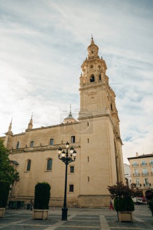 Téléchargez les photos : Co-Cathédrale Sainte Maria de la Redonda à Logrono. Rioja, Espagne. Photo de haute qualité - en image libre de droit