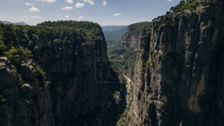  Cañón Tazi Bilgelik Vadisi en Manavgat, Antalya, Turquía. Increíble paisaje y acantilado. Foto de alta calidad