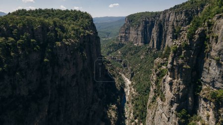  Cañón Tazi Bilgelik Vadisi en Manavgat, Antalya, Turquía. Increíble paisaje y acantilado. Foto de alta calidad