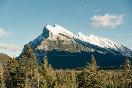 Mount Rundle Reflexión sobre Vermilion Lake, Banff, Canadian Rockies. Foto de alta calidad