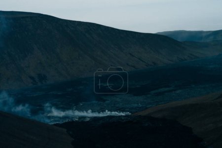 Fagradalsfjall, Islandia - junio de 2021: erupción del volcán cerca de Reikiavik, Islandia. Foto de alta calidad