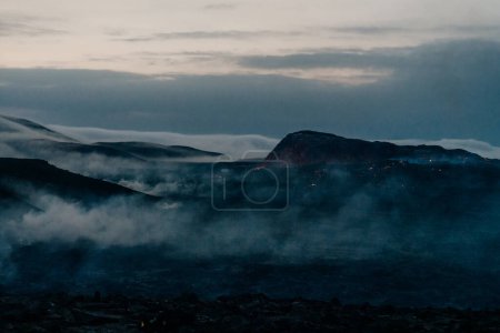 Fagradalsfjall, Island - Juni 2021: Vulkanausbruch in der Nähe von Reykjavik, Island. Hochwertiges Foto