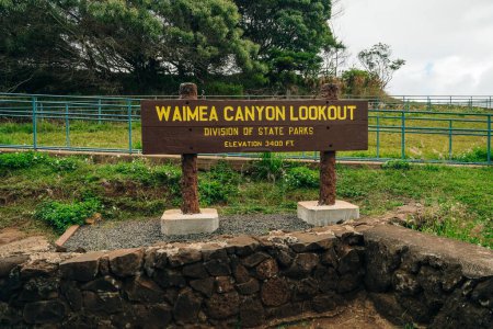 Kauai, Hawaii, USA, octubre 2022, Waimea Canyon Lookout Sign, State Parks. Foto de alta calidad