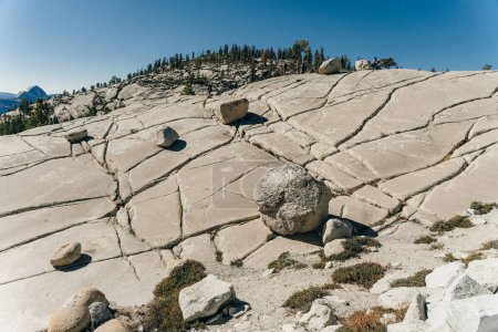 Vista panorámica del Parque Nacional Yosemite desde Olmsted Point, EE.UU. - sep 2022. Foto de alta calidad