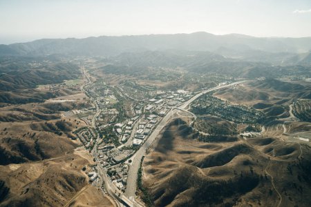 Aerial of suburban cul-de-sacs in the Stevenson Ranch community of Los Angeles County California. Foto de alta calidad