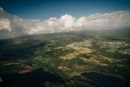 Lihue, Kauai Hawaii, USA - September 2022 Luftaufnahme der Nawiliwili Bay und des Kalpaki Beach. Hochwertiges Foto