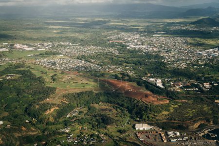 Lihue, Kauai Hawaii, Estados Unidos - sep 2022 Vista aérea de la bahía de Nawiliwili y la playa de Kalpaki. Foto de alta calidad
