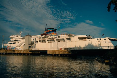 Foto de South Baymouth, On, Canadá-Julio 2022 - ferry Chi-Cheemaun que llega a South Baymouth desde Tobermory. Foto de alta calidad - Imagen libre de derechos