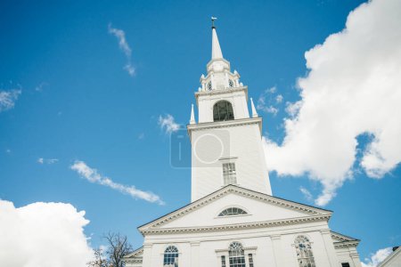Foto de PORTSMOUTH, NH, USA - AGO. 2022 Edificios históricos en el centro de Portsmouth, New Hampshire, USA. Foto de alta calidad - Imagen libre de derechos