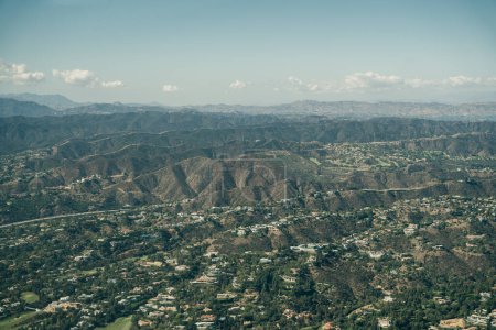 Foto de Vista aérea de las colinas en Los Ángeles, California. Foto de alta calidad - Imagen libre de derechos