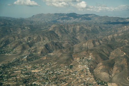 vista aérea de las colinas en Los Ángeles, California. Foto de alta calidad