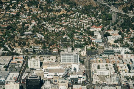 vista aérea de las colinas en Los Ángeles, California. Foto de alta calidad