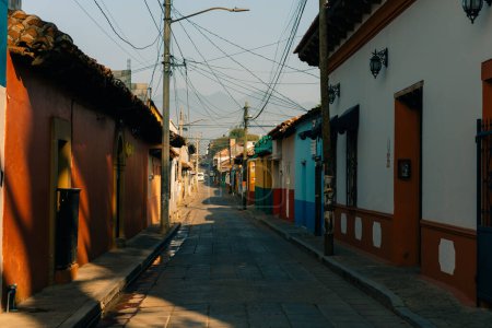 Téléchargez les photos : Rues dans la capitale culturelle du Chiapas - San Cristobal de las Casas, Mexique. Photo de haute qualité - en image libre de droit