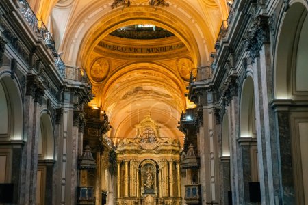 Téléchargez les photos : Mausolée général San Martin dans la cathédrale de Buenos Aires. Argentine - 2 mars 2024. Photo de haute qualité - en image libre de droit