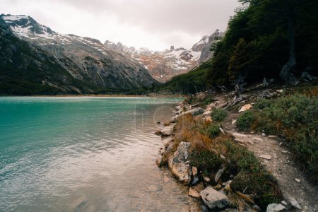 Téléchargez les photos : Vue sur la Laguna Esmeralda. Emerald Lake - Ushuaia, Argentine. Photo de haute qualité - en image libre de droit