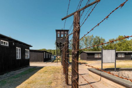 Téléchargez les photos : Stegna, Pologne - 25 juin 2023 : Stutthof German Concentration Camp. Mémorial historique de l'holocauste nazi, génocide pendant la Seconde Guerre mondiale en Pologne - en image libre de droit
