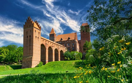 Kwidzyn, Pologne - 18 mai 2024 : Belle vue sur l'ancien château médiéval gothique en brique des chevaliers de l'ordre teutonique de Kwidzyn. Ancienne ville prussienne Marienwerder