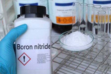 Bornitrid im Container, chemische Analyse im Labor, chemische Rohstoffe in der Industrie