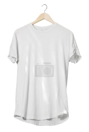 Téléchargez les photos : T-shirt blanc blanc blanc pour un fond blanc maquillé - en image libre de droit