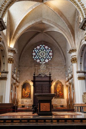 Foto de View from inside the Cathedral of Valencia - Spain. - Imagen libre de derechos