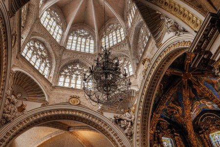 Téléchargez les photos : View from inside the Cathedral of Valencia - Spain. - en image libre de droit