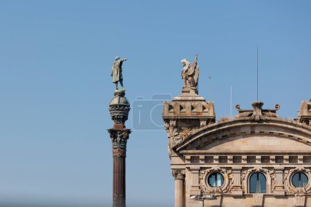 Téléchargez les photos : Monument Colom Place Portal de la Pau à Barcelone, Espagne. - en image libre de droit