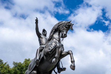 Téléchargez les photos : Washington, DC - 8 septembre 2022 : Détail de la statue équestre du général José de San Martin sculptée par Augustin-Alexandre Dumont - en image libre de droit