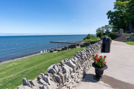 Téléchargez les photos : Vue du lac Ontario et de la plage Olcott depuis Krull Park à Olcott, New York - en image libre de droit