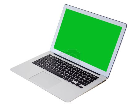 Maquette ordinateur portable moderne avec écran vert isolé sur fond blanc