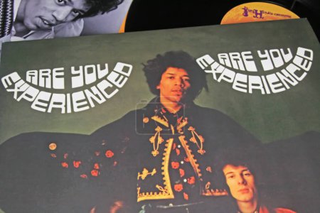 Téléchargez les photos : Viersen, Germany - November 9. 2022: Closeup of isolated vinyl record uk cover Are you experienced album of Singer Jimi Hendrix released  1967 - en image libre de droit