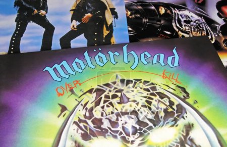 Foto de Viersen, Germany - November 9. 2022: Closeup of isolated vinyl record album of rock band Motorhead - Imagen libre de derechos