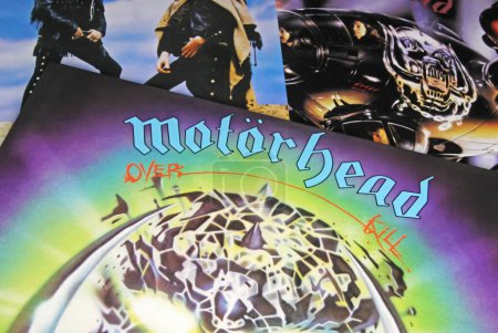 Foto de Viersen, Germany - November 9. 2022: Closeup of isolated vinyl record album of rock band Motorhead - Imagen libre de derechos